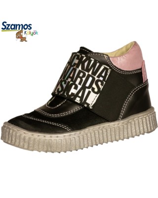 26-os Szamos kölyök feket...