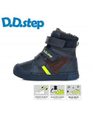 25-ös D.D. Step kék fiú...