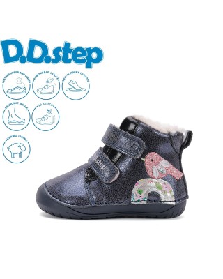 D.D. Step kék kislány...