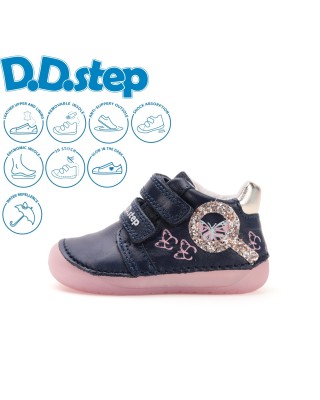 D.D. Step kék kislány...