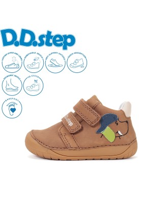 D.D. Step barna kisfiú...